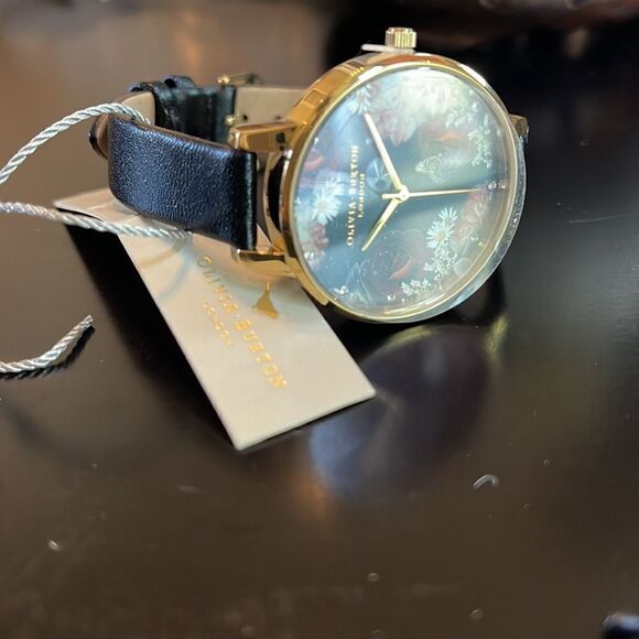 NWT OLIVIA BURTON
Women's Winter Blooms Black Leather Strap Watch 30mm - Picture 5 of 6
